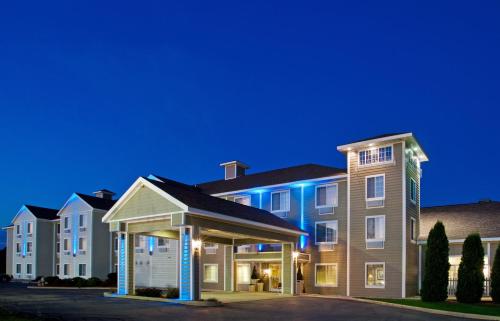 Holiday Inn Express & Suites New Buffalo, MI