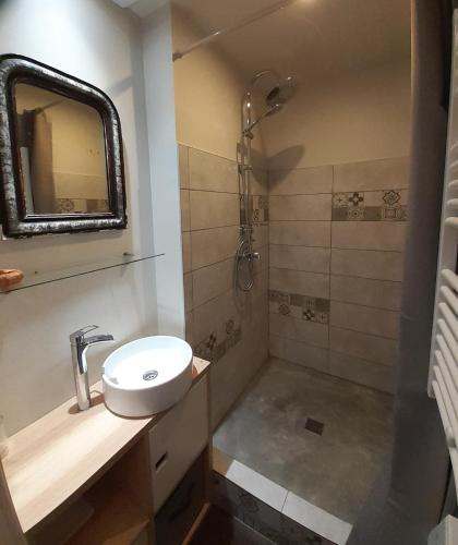 ห้องน้ำ, Duplex à Samadet (Duplex a Samadet) in โอโลรง-เอแรร์