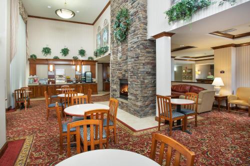 Holiday Inn Express Hotel & Suites Marion, an IHG Hotel