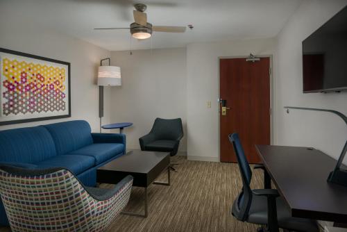 Holiday Inn Express Lawrence