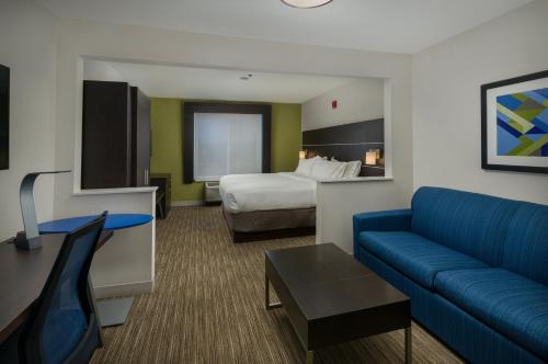 Holiday Inn Express Lawrence