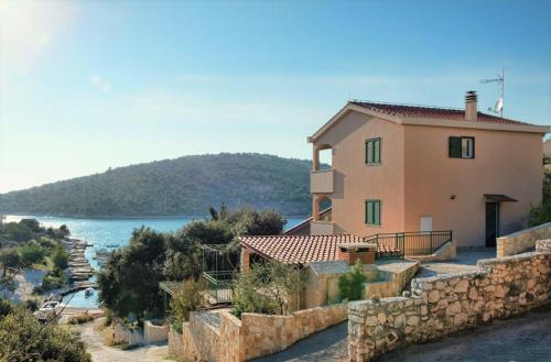 Holiday house Tender near Trogir, jacuzzi - Accommodation - Sevid