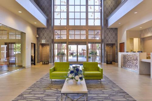 Lobby, Holiday Inn Express Hotel & Suites Elk Grove Ctrl - Sacramento S in Elk Grove (CA)