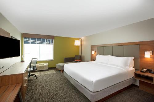 Holiday Inn Express Hotel & Suites Norfolk