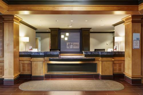 Holiday Inn Express Hotel & Suites Warwick-Providence Airport, an IHG Hotel