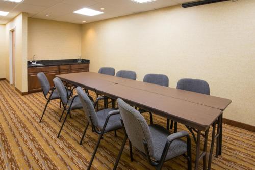 Holiday Inn Express Hotel & Suites Wauseon, an IHG Hotel