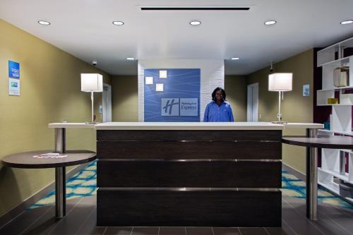 Holiday Inn Express and Suites Carlisle Harrisburg