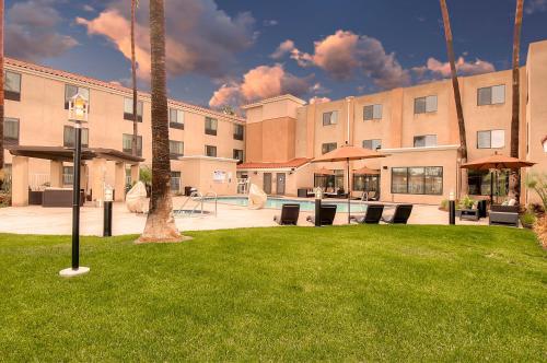 Holiday Inn Express Hotel & Suites Carlsbad Beach, an IHG Hotel