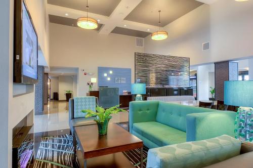 Holiday Inn Express Hotel & Suites Carlsbad Beach, an IHG Hotel