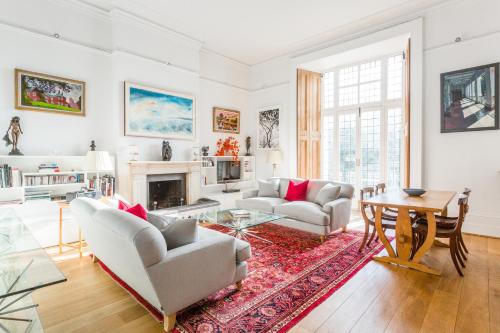 Pembridge Villas IV by Onefinestay London 