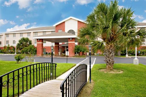 Holiday Inn Express Hotel and Suites Weslaco