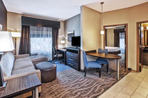 Holiday Inn Express & Suites Dayton South - I-675, an IHG Hotel