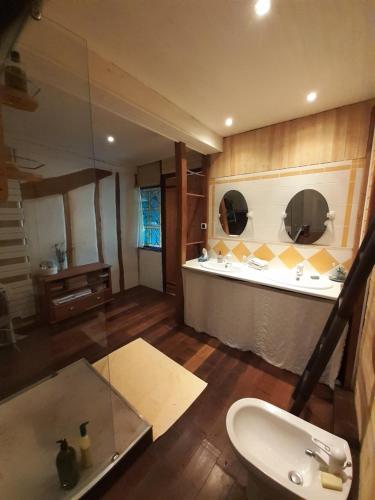 ห้องน้ำ, Chambre chez Annick in โอโลรง-เอแรร์