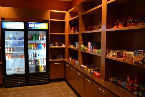 Holiday Inn and Suites Charleston West an IHG Hotel - image 11