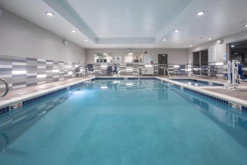 Holiday Inn Express & Suites - Denver NE - Brighton, an IHG Hotel in Brighton, USA