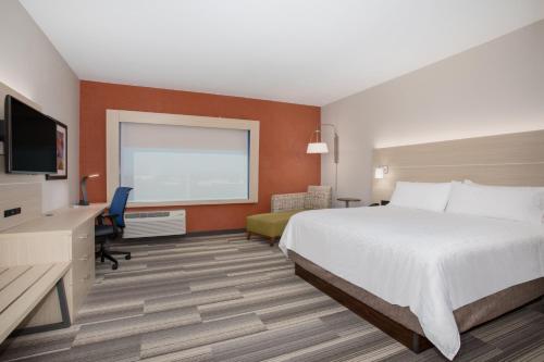 Holiday Inn Express & Suites - Denver NE - Brighton