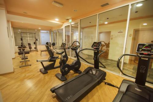 Golf Hotel - image 6