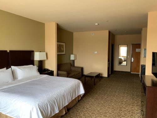 Holiday Inn Express & Suites Pecos, an IHG Hotel