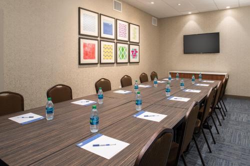 Holiday Inn Express & Suites - Camas an IHG Hotel - image 9