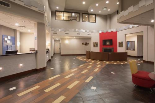 Holiday Inn Express & Suites Denver North - Thornton, an IHG Hotel