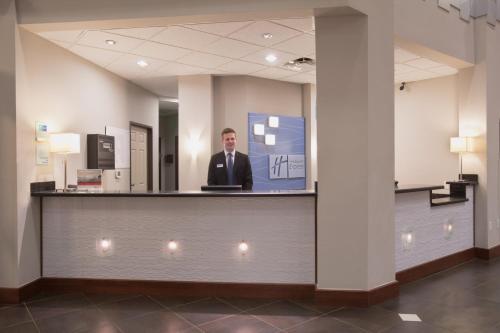 Holiday Inn Express & Suites Denver North - Thornton, an IHG Hotel