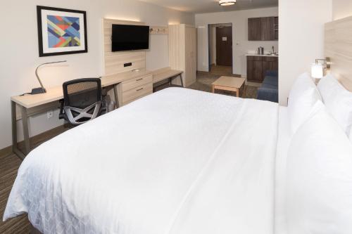 Holiday Inn Express & Suites - Portage, an IHG Hotel