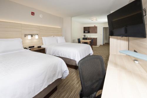 Holiday Inn Express & Suites - Portage an IHG Hotel - image 5