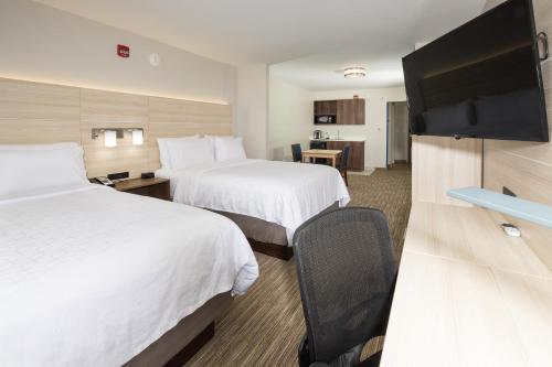 Holiday Inn Express & Suites - Portage, an IHG Hotel