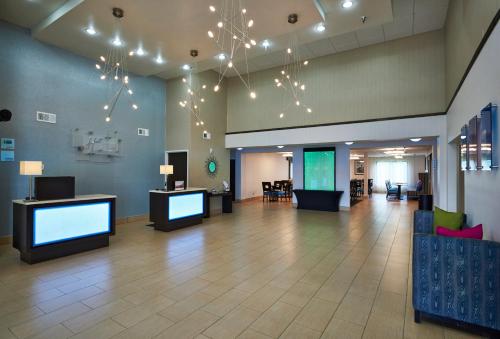 Holiday Inn Express & Suites Birmingham South - Pelham, An Ihg Hotel