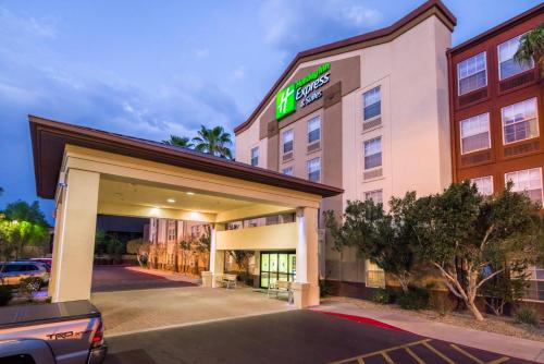 Photo - Holiday Inn Express Phoenix-Airport/University Drive, an IHG Hotel