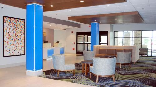 Holiday Inn Express & Suites White Hall, an IHG Hotel