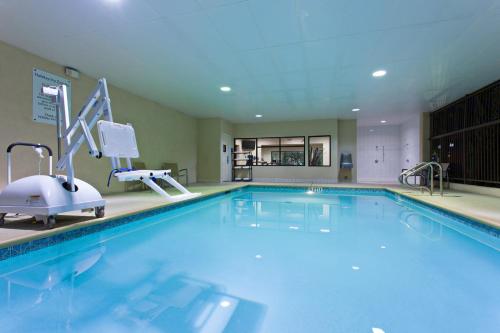 Holiday Inn Express Hotel & Suites Hermosa Beach an IHG Hotel - image 14