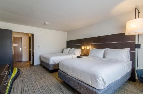 Holiday Inn Express & Suites - Atchison, an IHG Hotel