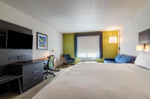 Holiday Inn Express & Suites - Atchison