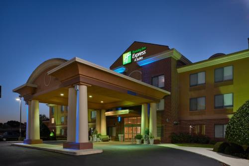 Holiday Inn Express Hotel & Suites Anniston/Oxford by IHG in Oxford, USA