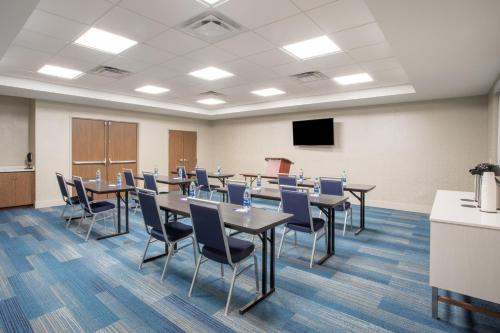 Holiday Inn Express & Suites - Owings Mills-Baltimore Area an IHG Hotel - image 7