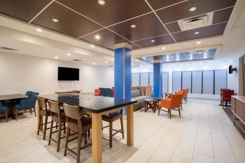 Holiday Inn Express & Suites Owings Mills-Baltimore Area, an IHG Hotel