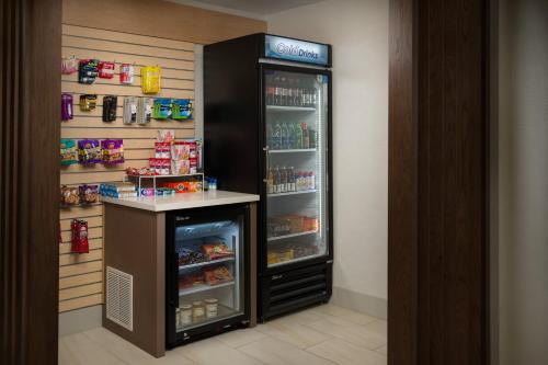 Holiday Inn Express & Suites Independence-Kansas City by IHG