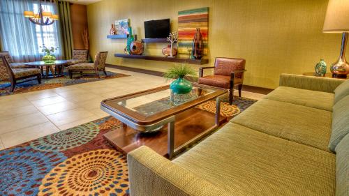 Photo - Holiday Inn Express & Suites Pittsburgh SW/Southpointe, an IHG Hotel