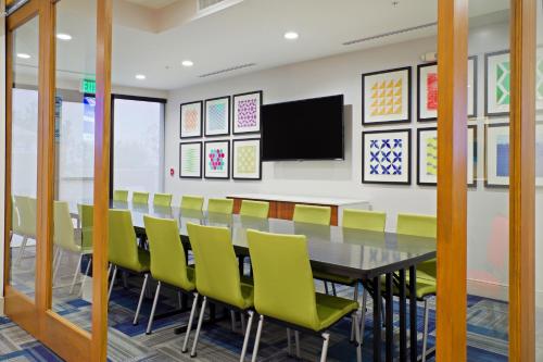 홀리데이 인 익스프레스 호텔 & 스위트 피닉스 노스 스코츠데일 바이 IHG - 회의실/연회장