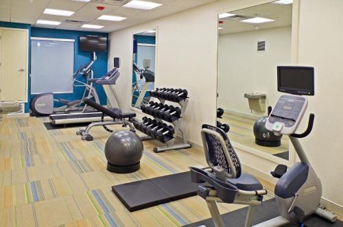홀리데이 인 익스프레스 호텔 & 스위트 피닉스 노스 스코츠데일 바이 IHG - 피트니스 센터