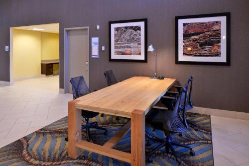 Holiday Inn Express Hotels Page an IHG Hotel - image 2