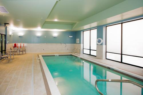 Holiday Inn Express & Suites Pittsburgh North Shore an IHG Hotel - image 6