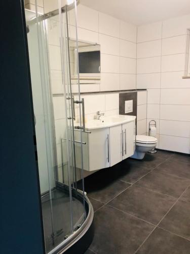 Fürdőszoba, Ferienwohnung Bergkristall in Forchheim