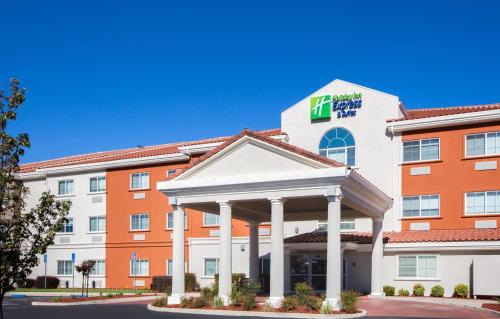 . Holiday Inn Express & Suites Oroville Lake by IHG