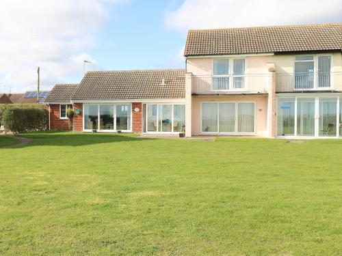 Sea View Lowestoft - image 7