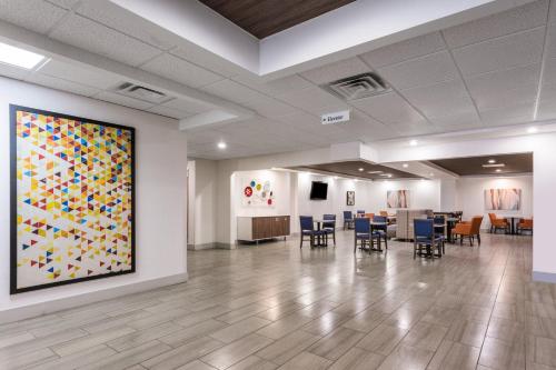 Holiday Inn Express Hotel and Suites Petersburg - Fort Lee, an IHG Hotel