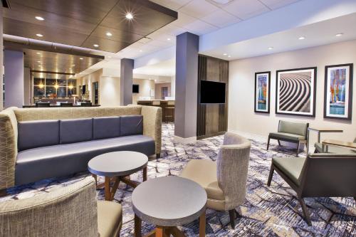 Holiday Inn Express & Suites Okemos - University Area