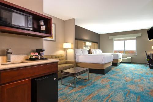 Holiday Inn Express And Suites Norwood Boston Area By IHG – khách sạn tại Norwood (MA)