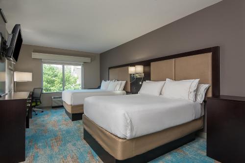 Holiday Inn Express and Suites Norwood Boston Area